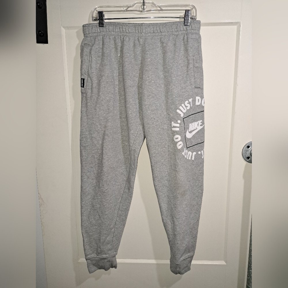 Nike joggers / sweat pants